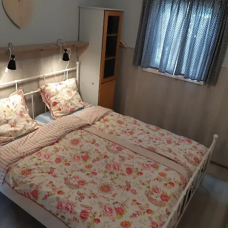 Chalet Eik בקתה הונדרלו